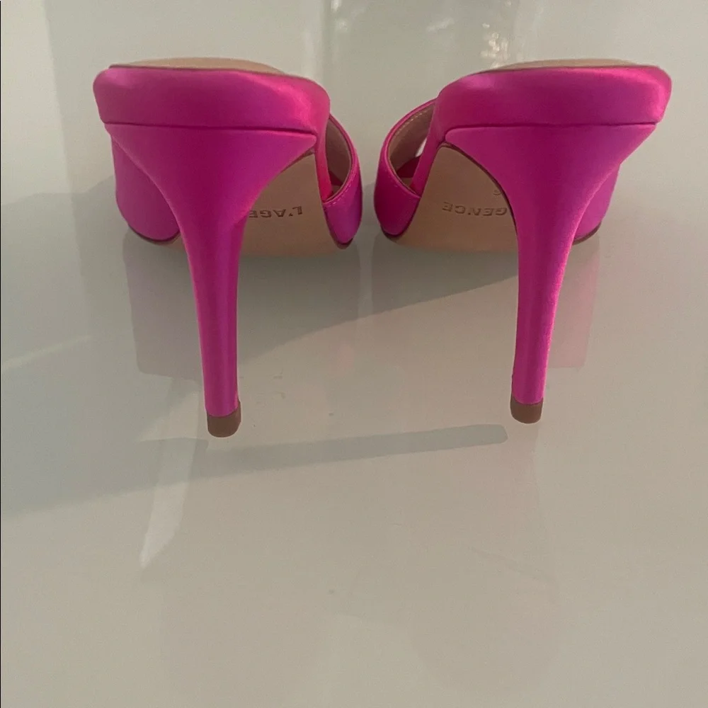 New L'AGENCE Fuchsia Slip On Satin Mules Heels Size 6 - Picture 3 of 8
